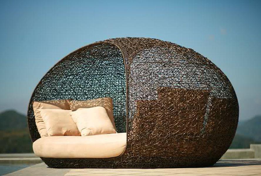 2014-08-unique-outdoor-day-bed-rattan.jpg