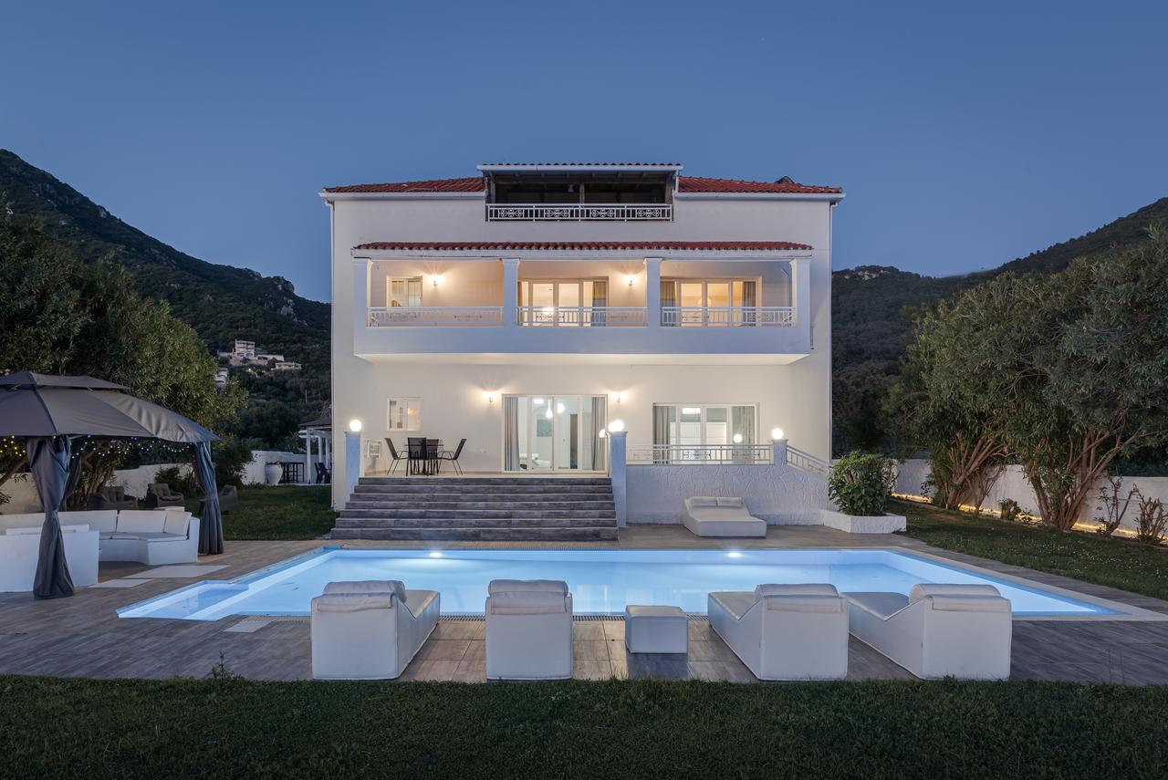 Villa Cosambeli - Outside 1