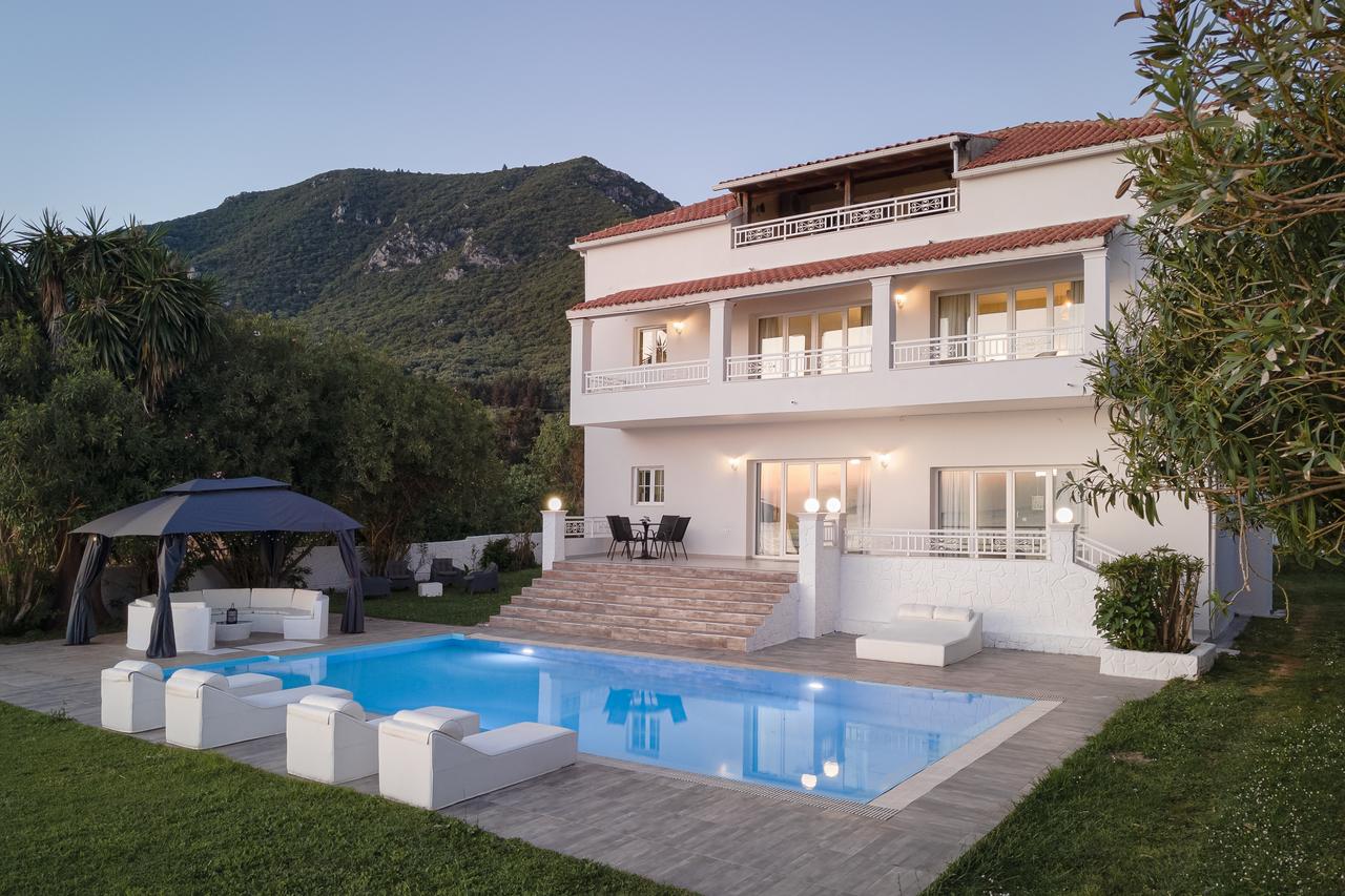 Villa Cosambeli - Outside 4