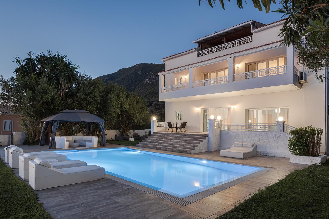 Villa Cosambeli - Outside 2