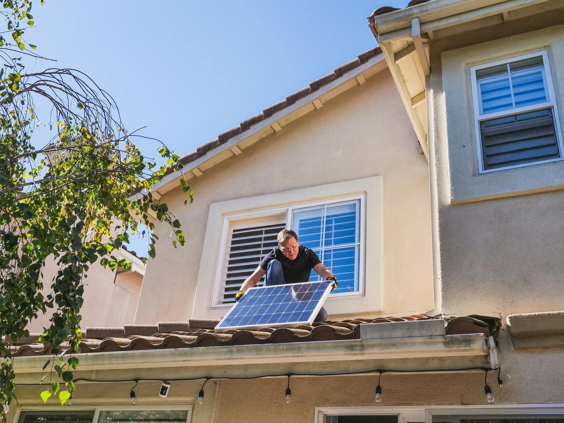 Solar installation services at home