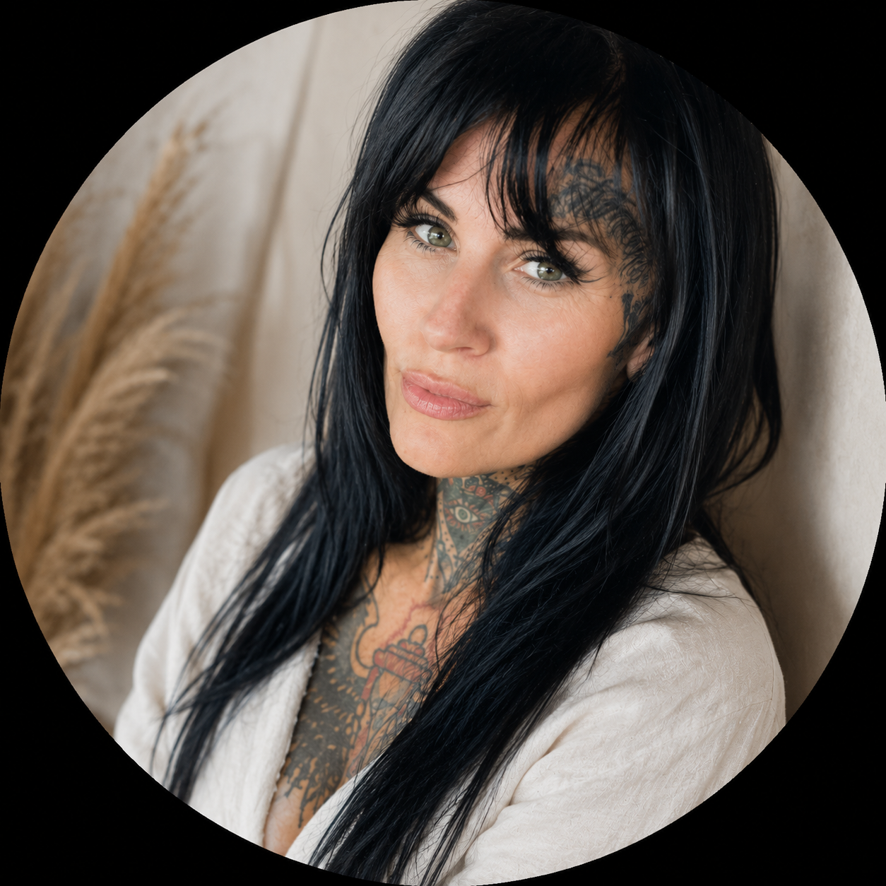 Amanda Grace - somatic practitioner, writer, and guide
