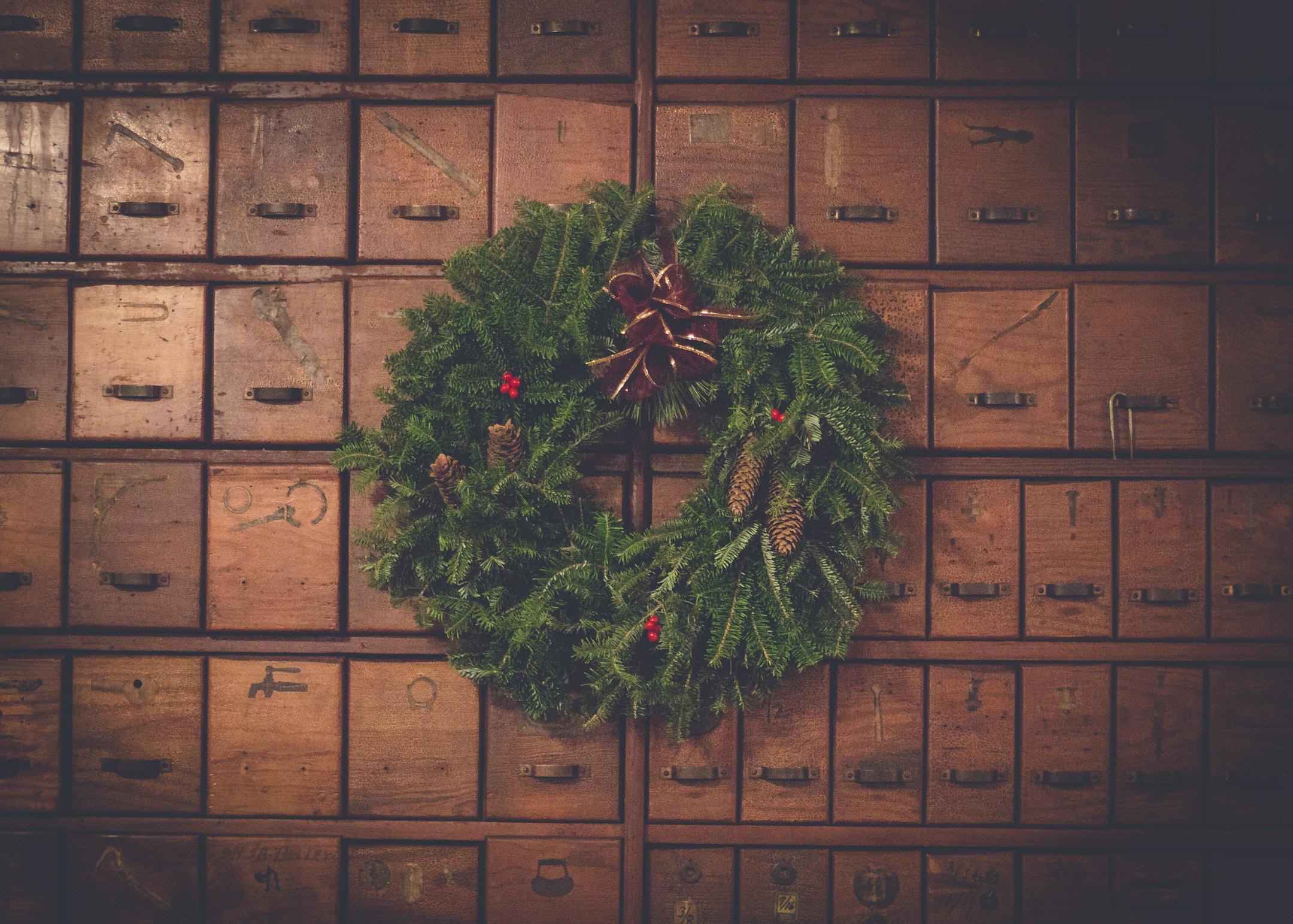 Steps to increase warehouse staffing for the holiday rush