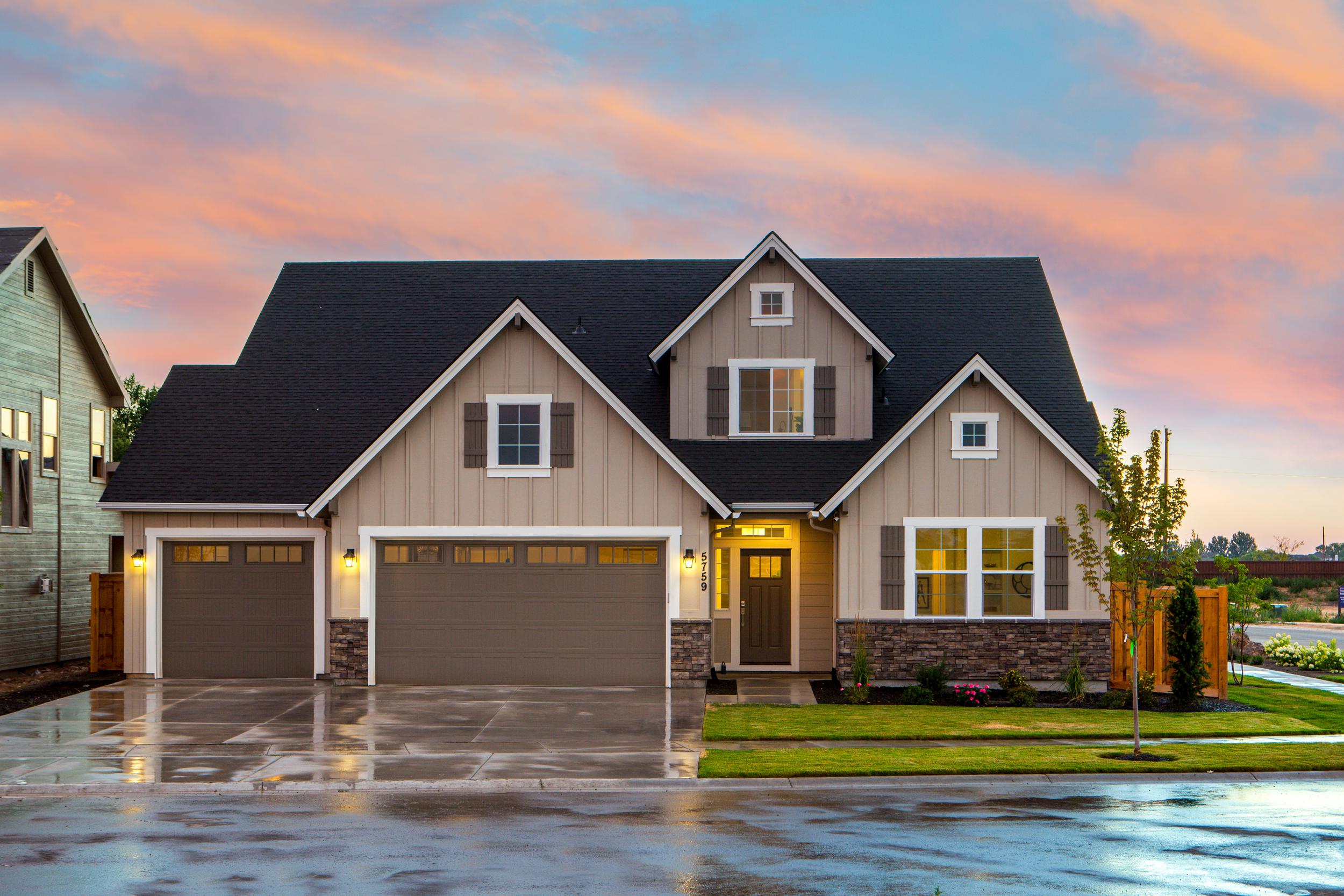 home appraisal in seattle for a brown-and-gray-painted-house-in-front-of-road-1396122.jpg