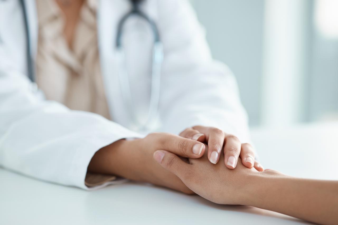 Seguro de salud en español para familias latinas