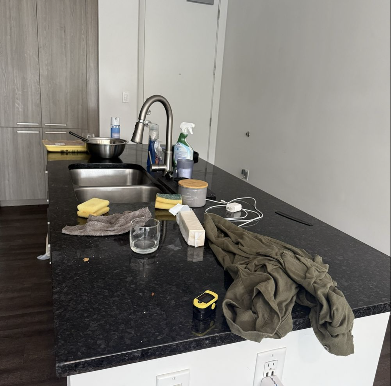 Dirty kitchen in River Oaks that needs a deep clean