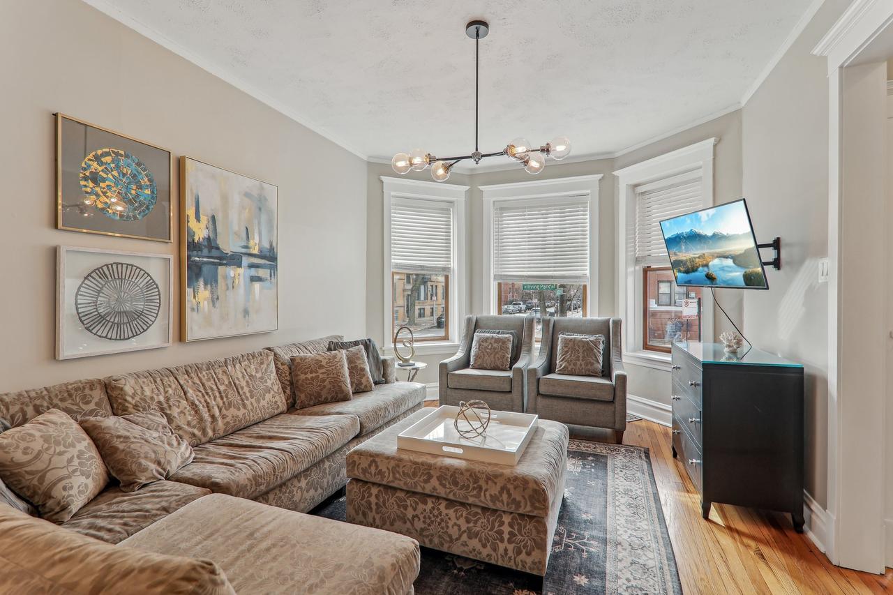 4-web-or-mls-w irving park rd-004.jpg