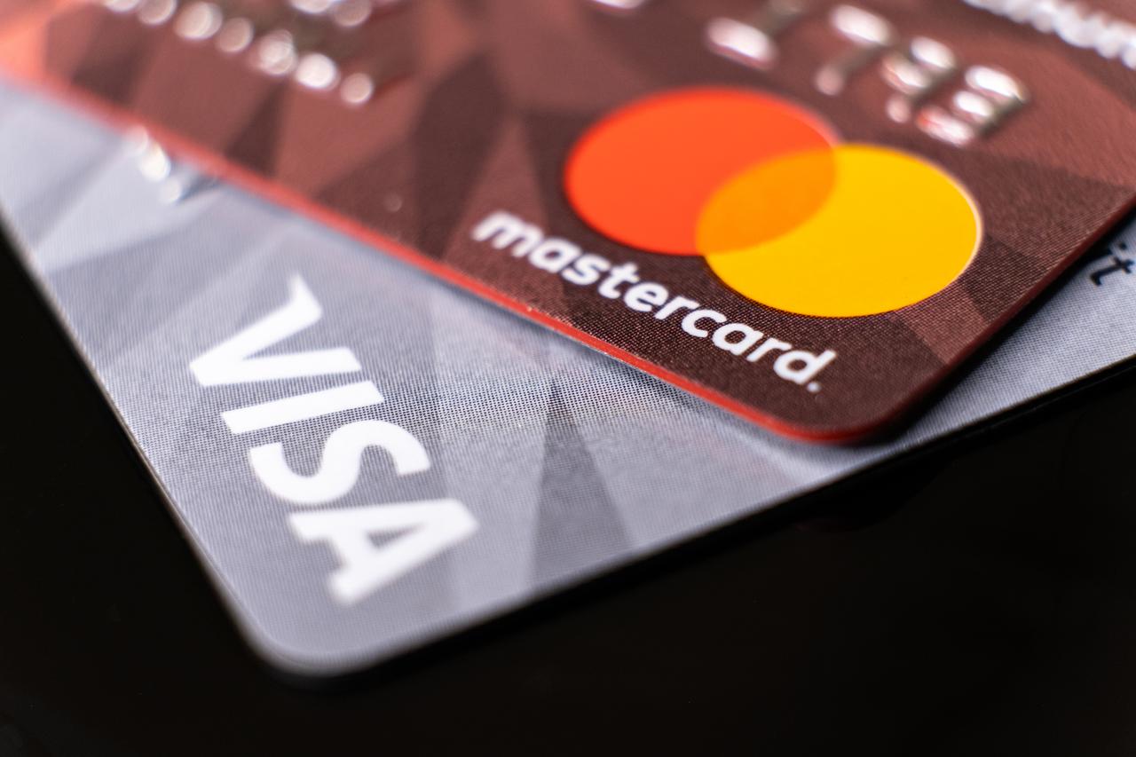 mastercard-and-visa-plastic-electronic-credit-card-2022-04-25-13-44-02-utc.jpg