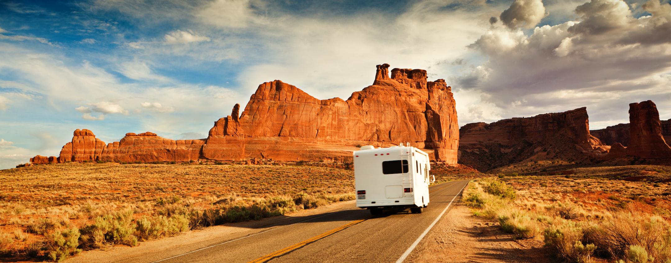 Life on roads. RVing in Grand Canyon National Park. 
More like this at: https://www.rvingtrends.com/