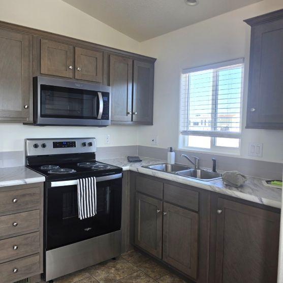 1338kitchensm.jpg