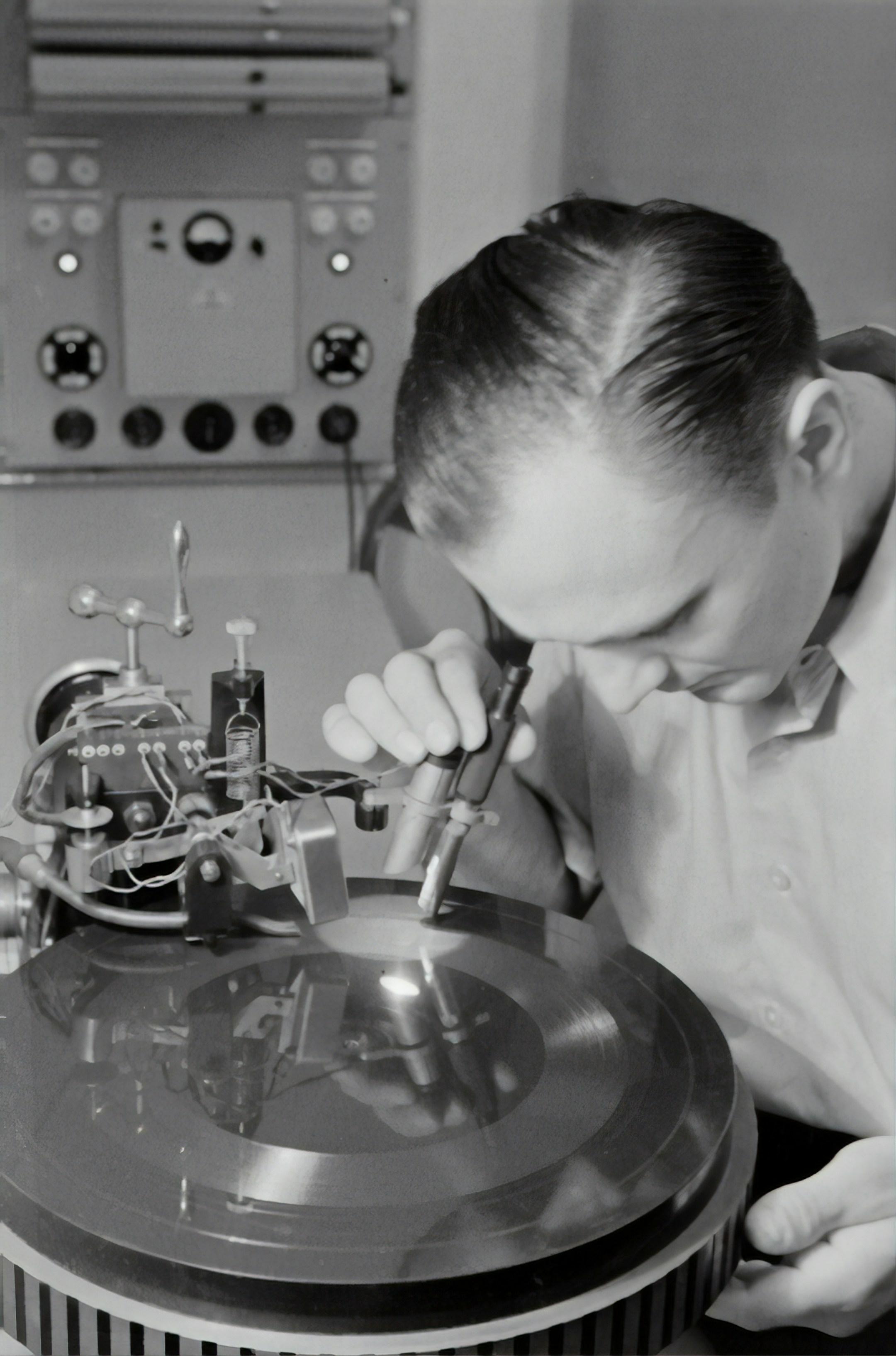 Austrovox Record production. 1947