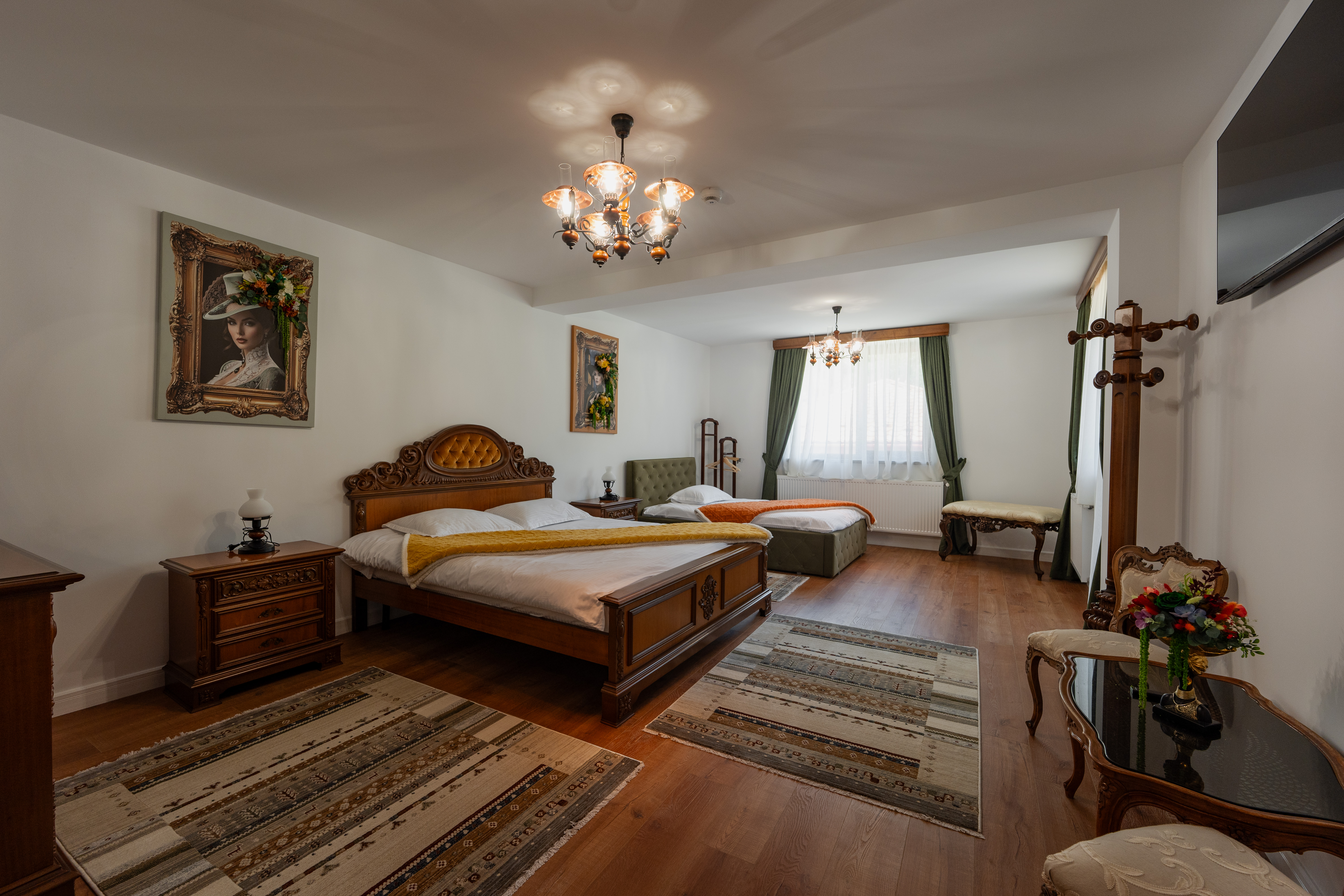 Pat și amenajare cameră triplă