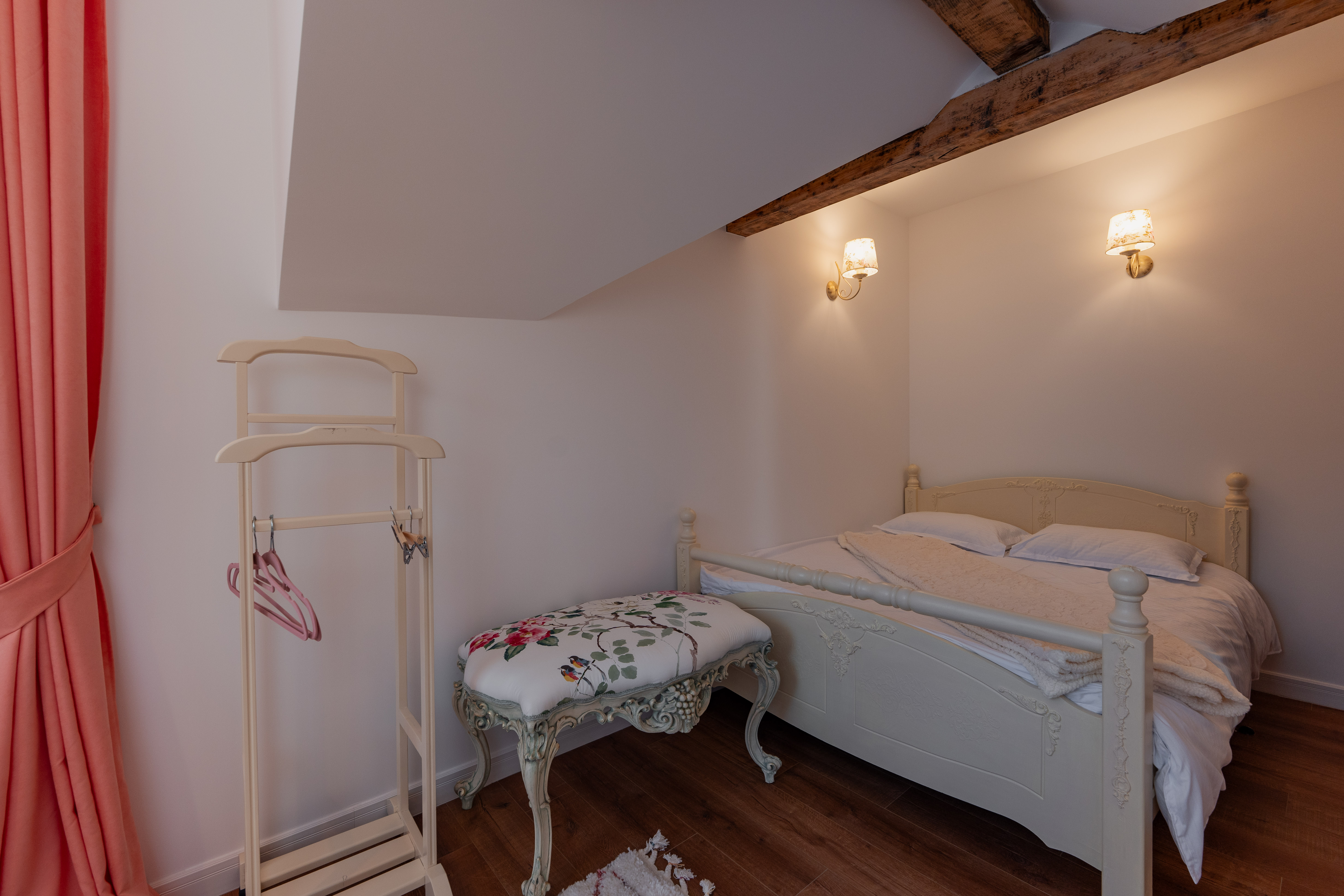 Amenajare apartament mansardă