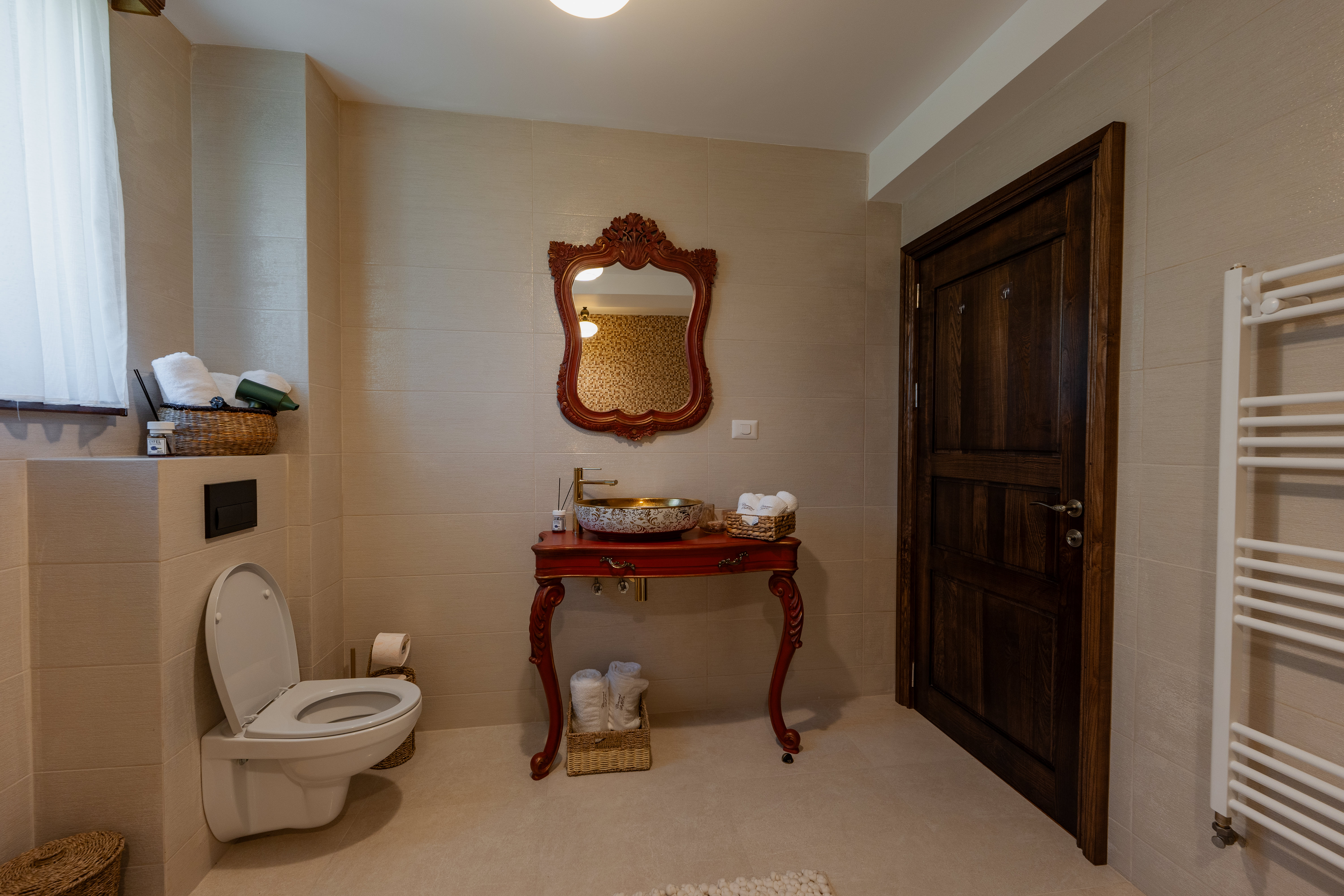 Detaliu apartament cu lumină naturală