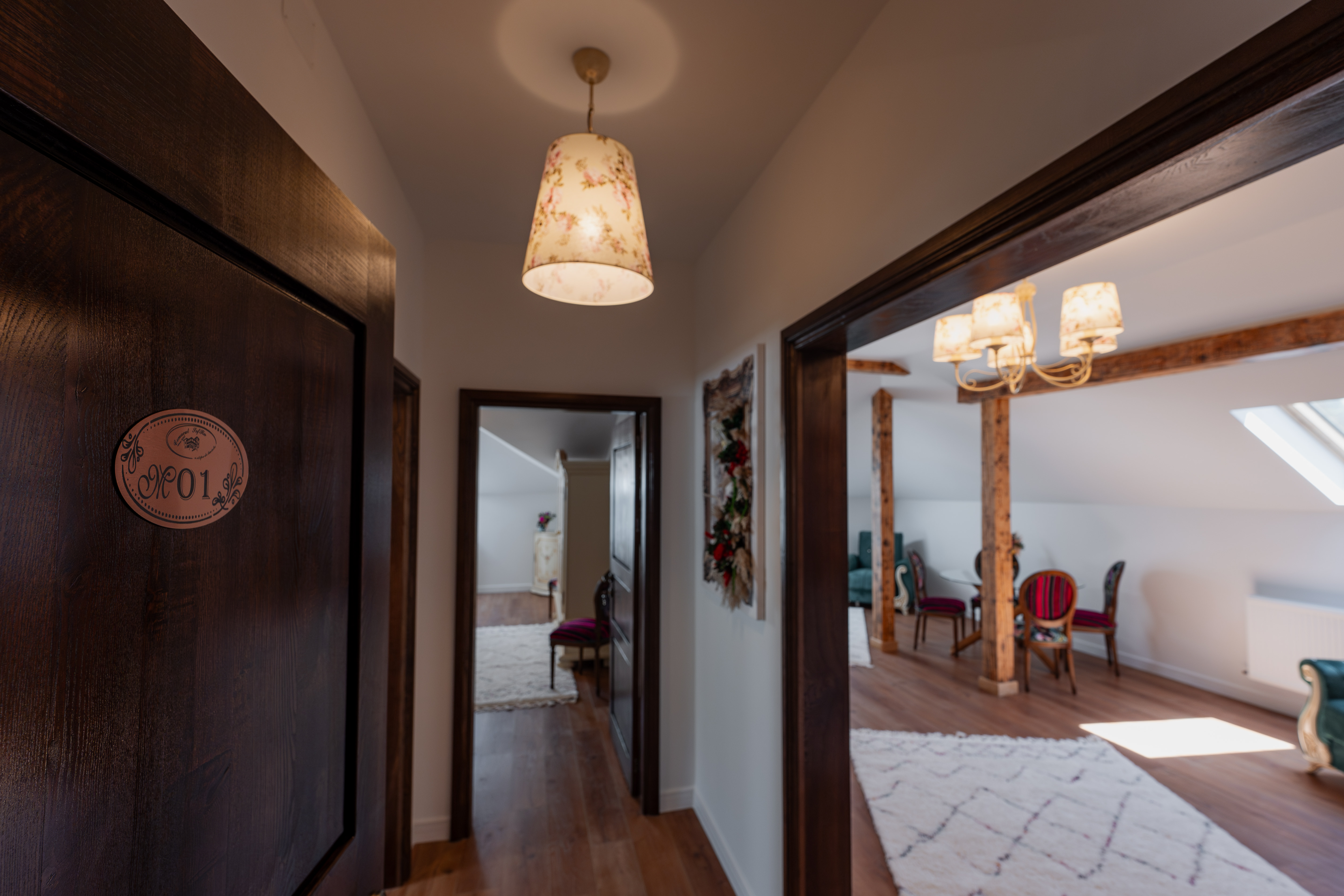 Apartament mansardă M01 living