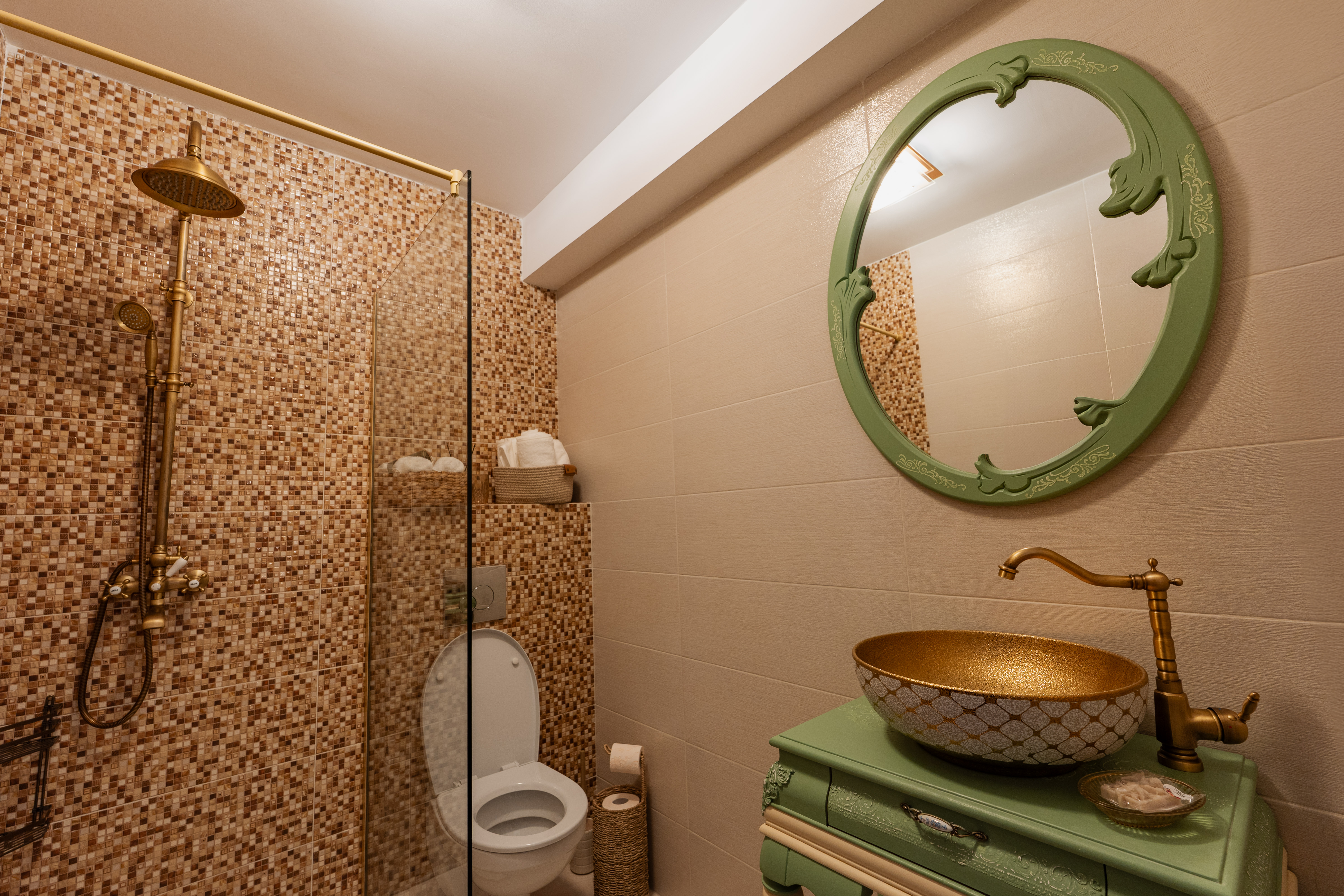 Mobilier și decor într-o cameră Conacul Sofra