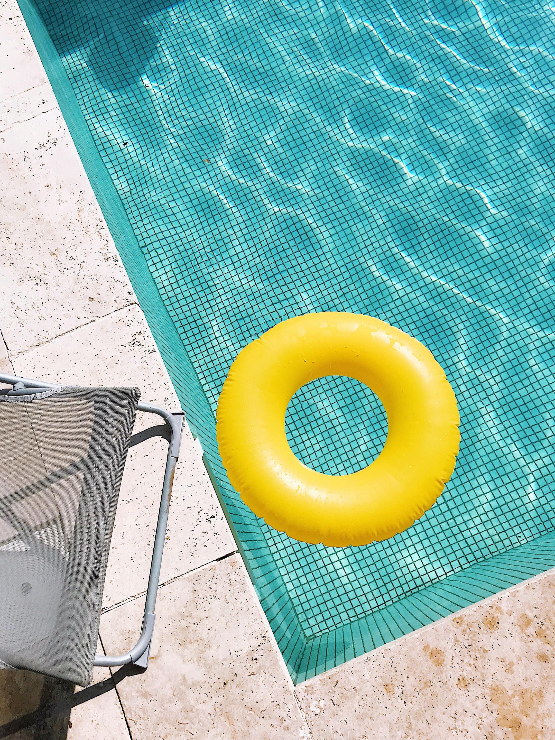 Swimming Pool
#swimmingpool #piscine #color #yellow