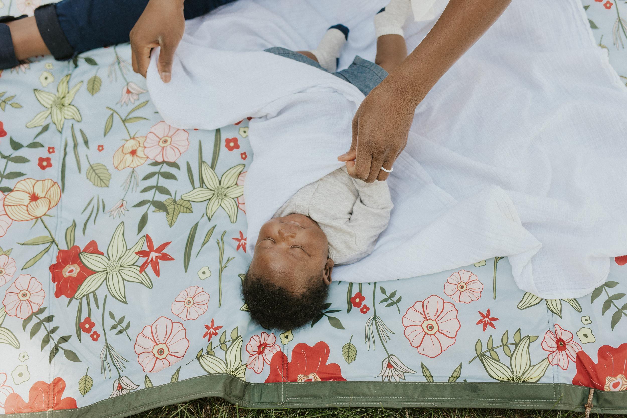 copy of outdoorblanket5x7.lifestyle.primrosepatch3.littleunicorn.jpg