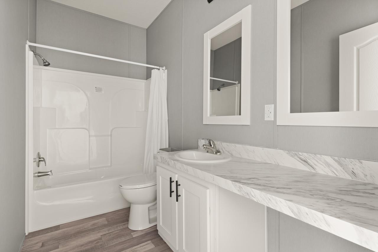 bathroom 1.jpg
