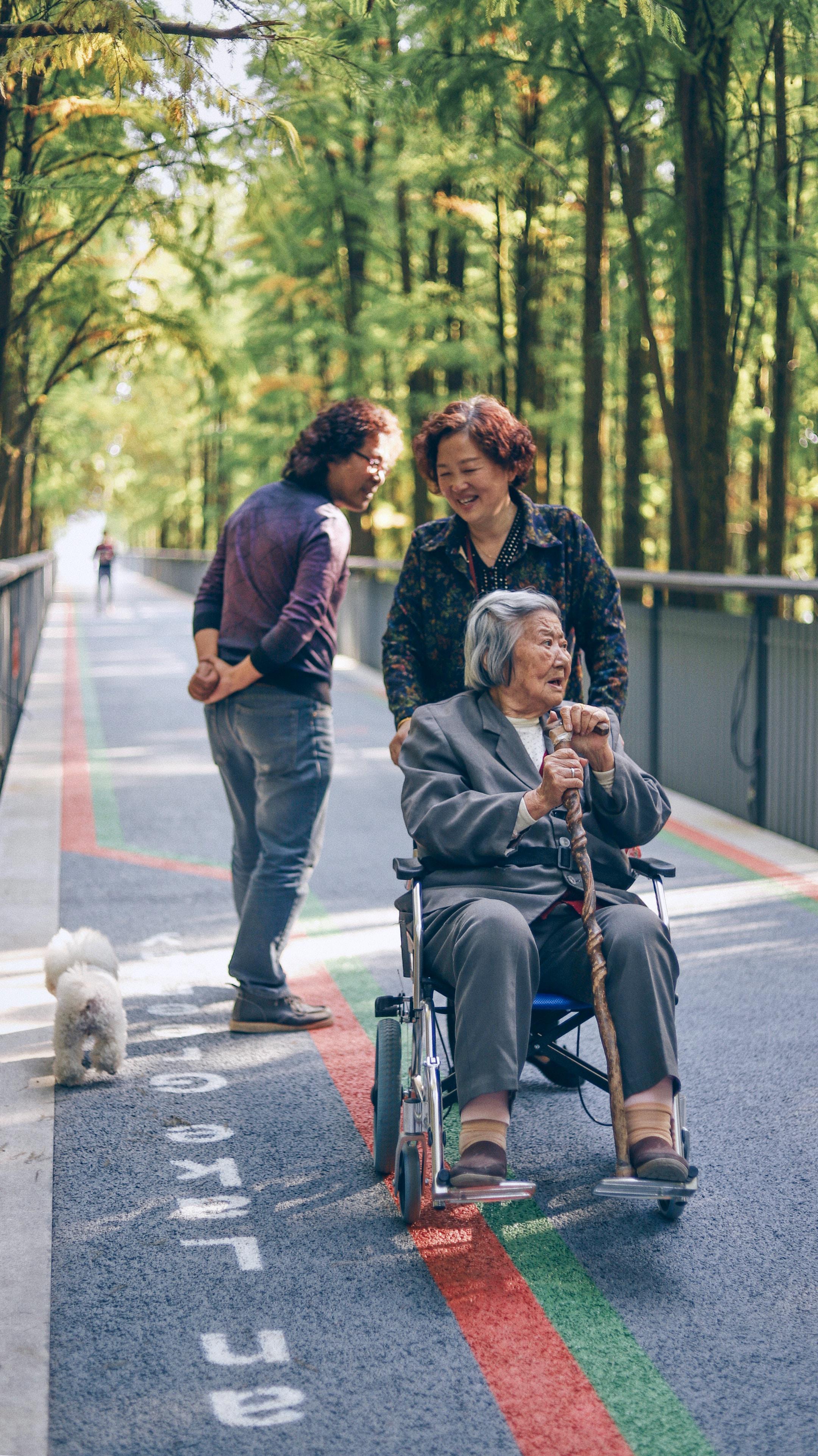 Looking for home care agencies in Fairfield County, CT? Meet Celebrity Homecare of Bridgeport