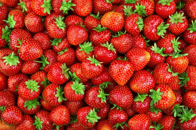 Health-Wellness-Weight Loss-Strawberries-Dr Sheila Hughes-Weight Loss Doctor.jpeg