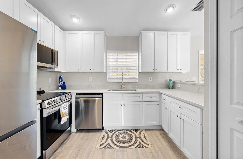 Spring Hill home - View 11
