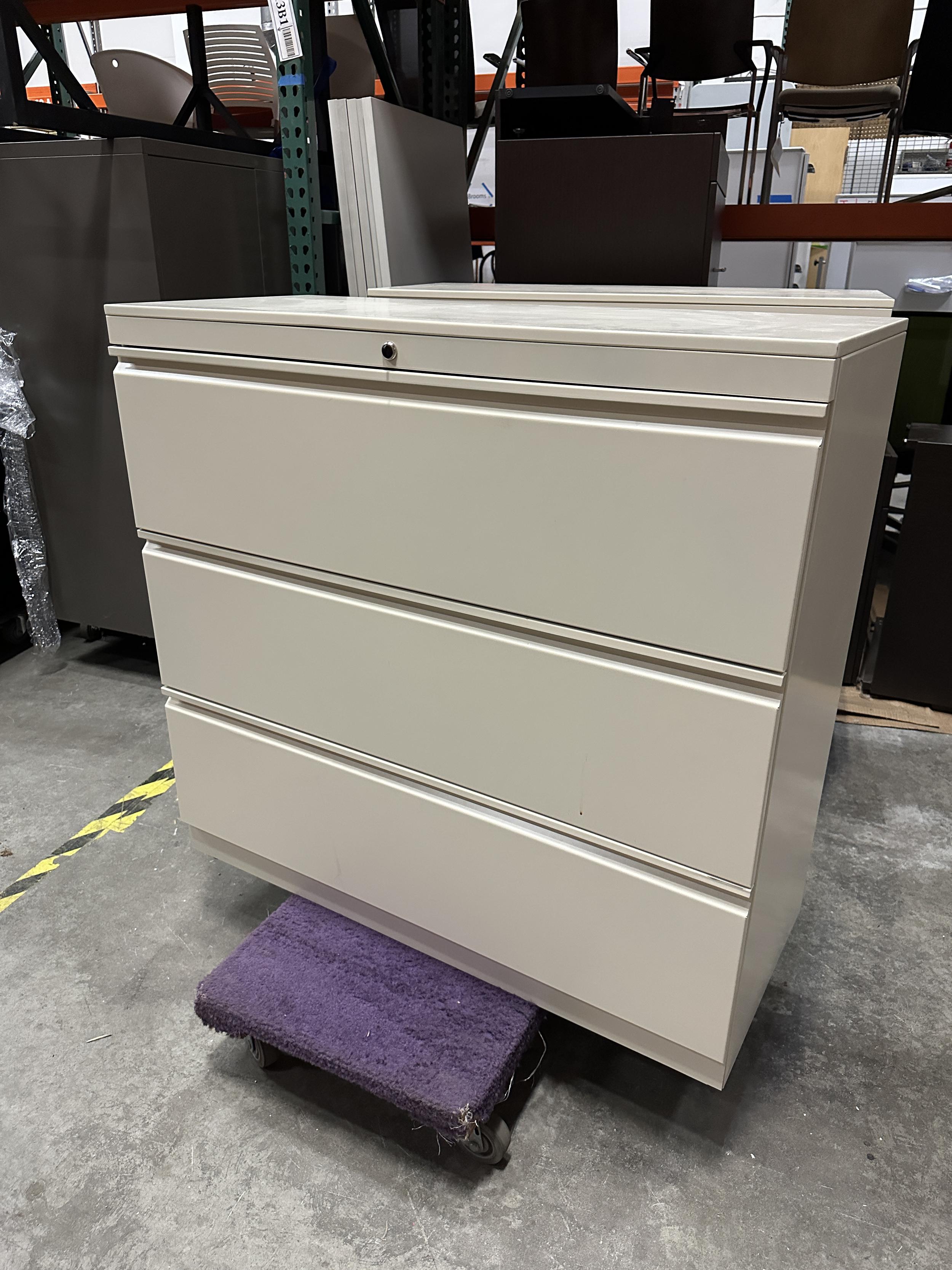 !!trendway - 42x18x39 - $ 300 for 2 or $ 180 ea.jpg