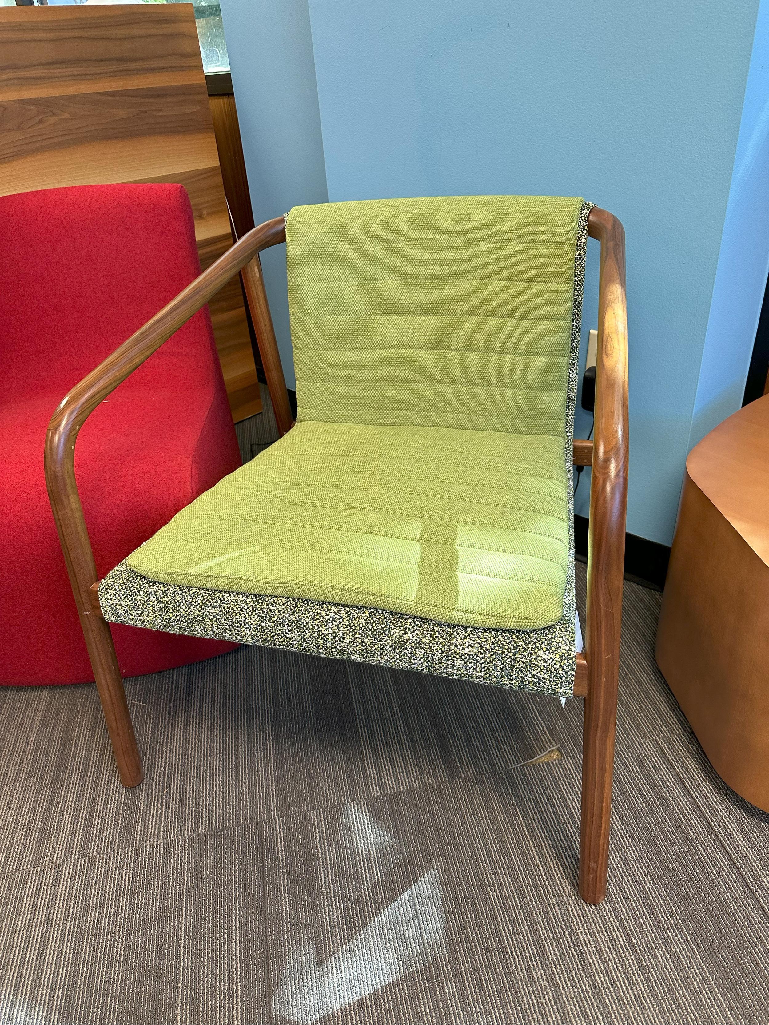 !!bernhardt - 26x26x28 - $ 260.jpg