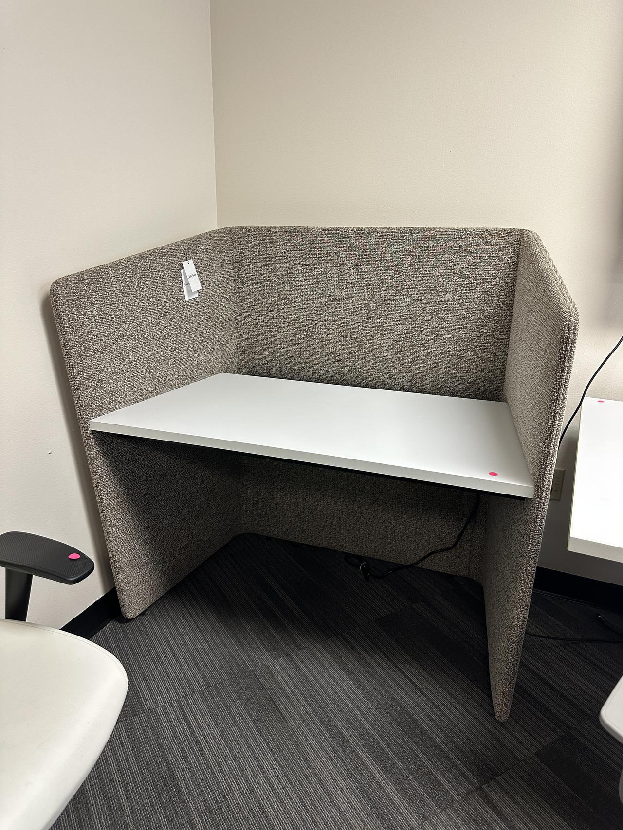 !!bernhardt - 48x28x48 - $500.jpg
