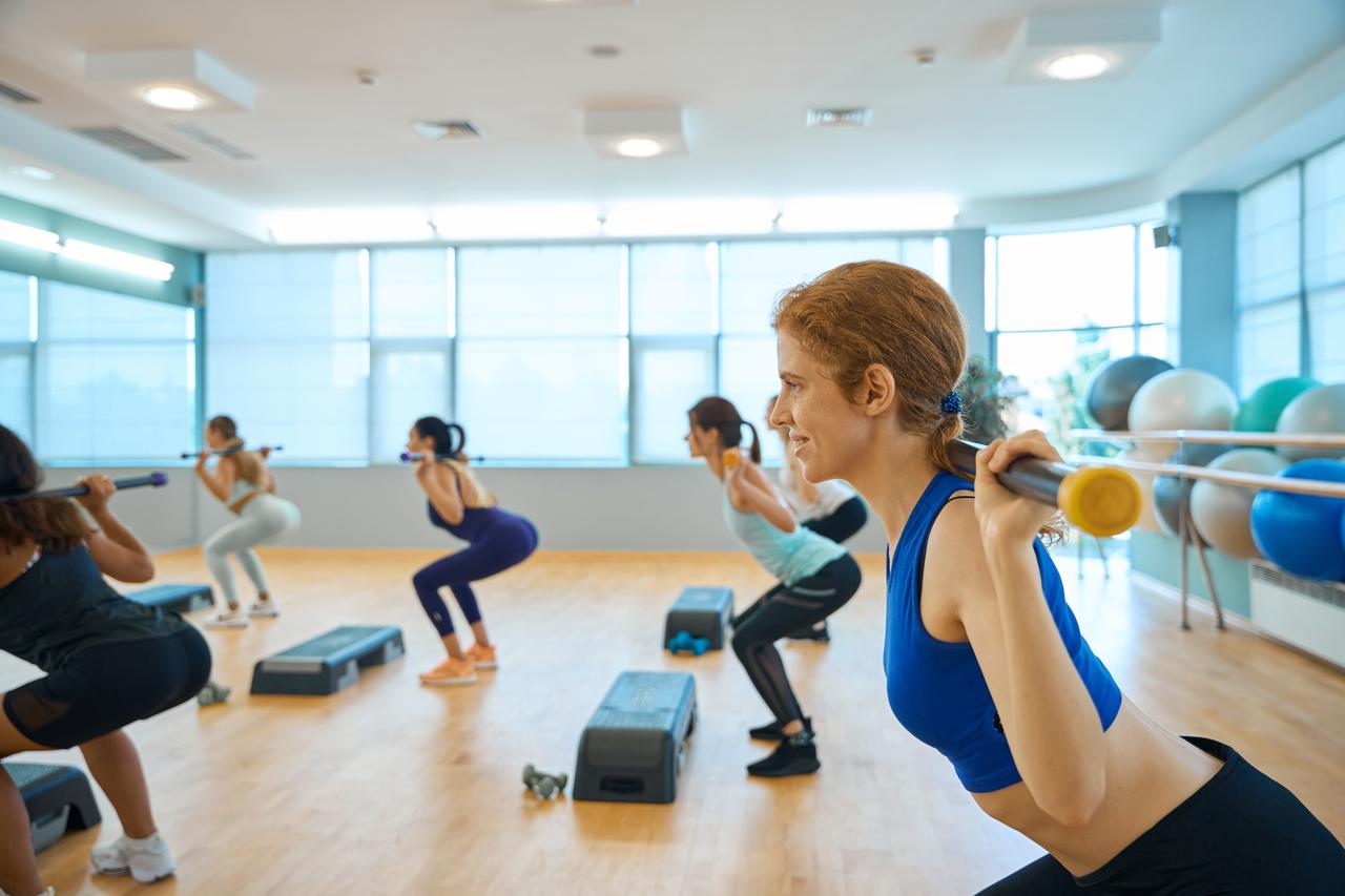women-at-a-group-lesson-with-sticks-on-platforms-2026-01-08-06-37-48-utc.jpg