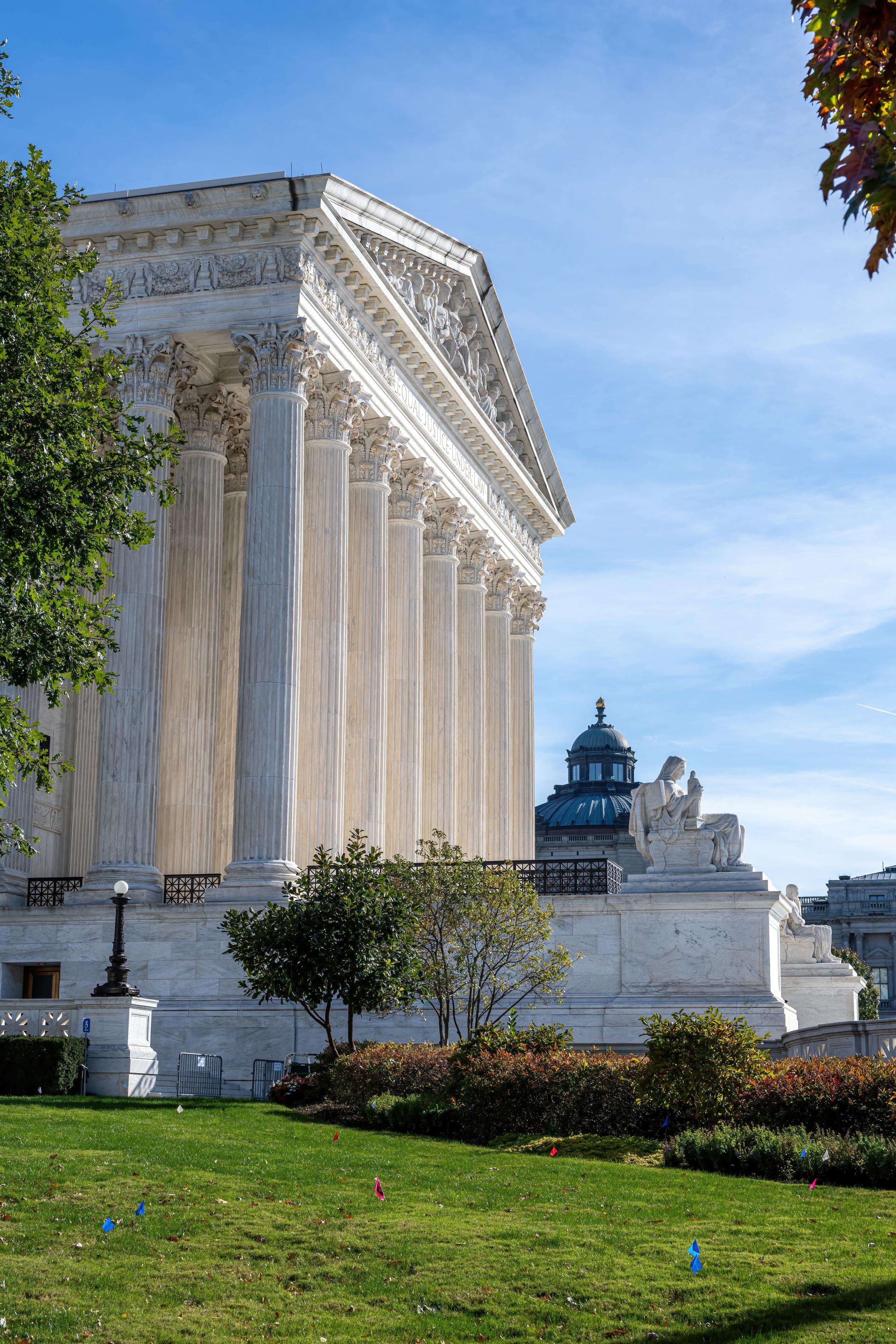 the-entrance-facade-of-the-supreme-court-of-the-un-2025-04-28-19-39-31-utc.jpg