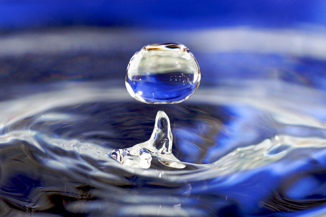 1280px-water_drop_001.jpg
