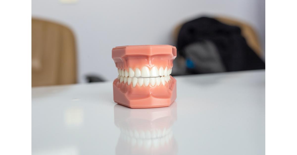 Why Dental Hygienists in Canada Should Take Laser Training Courses