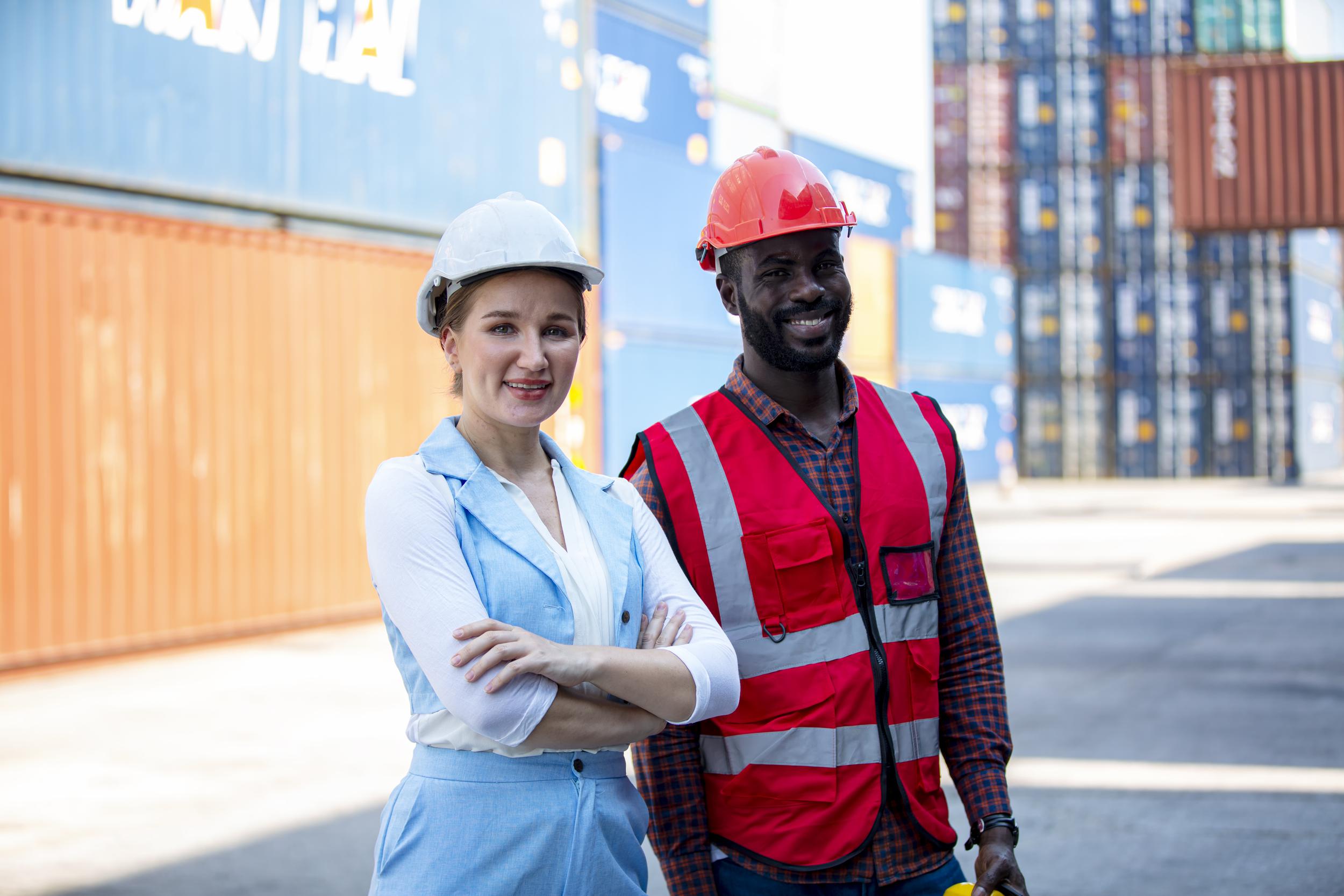 foreman-control-loading-containers-box-from-cargo-2025-01-29-08-32-28-utc.jpg