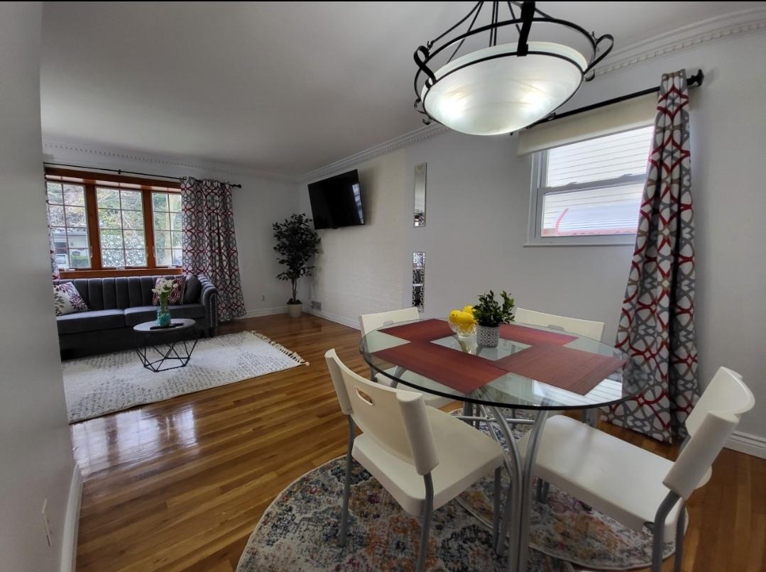 top floor dining room.jpg