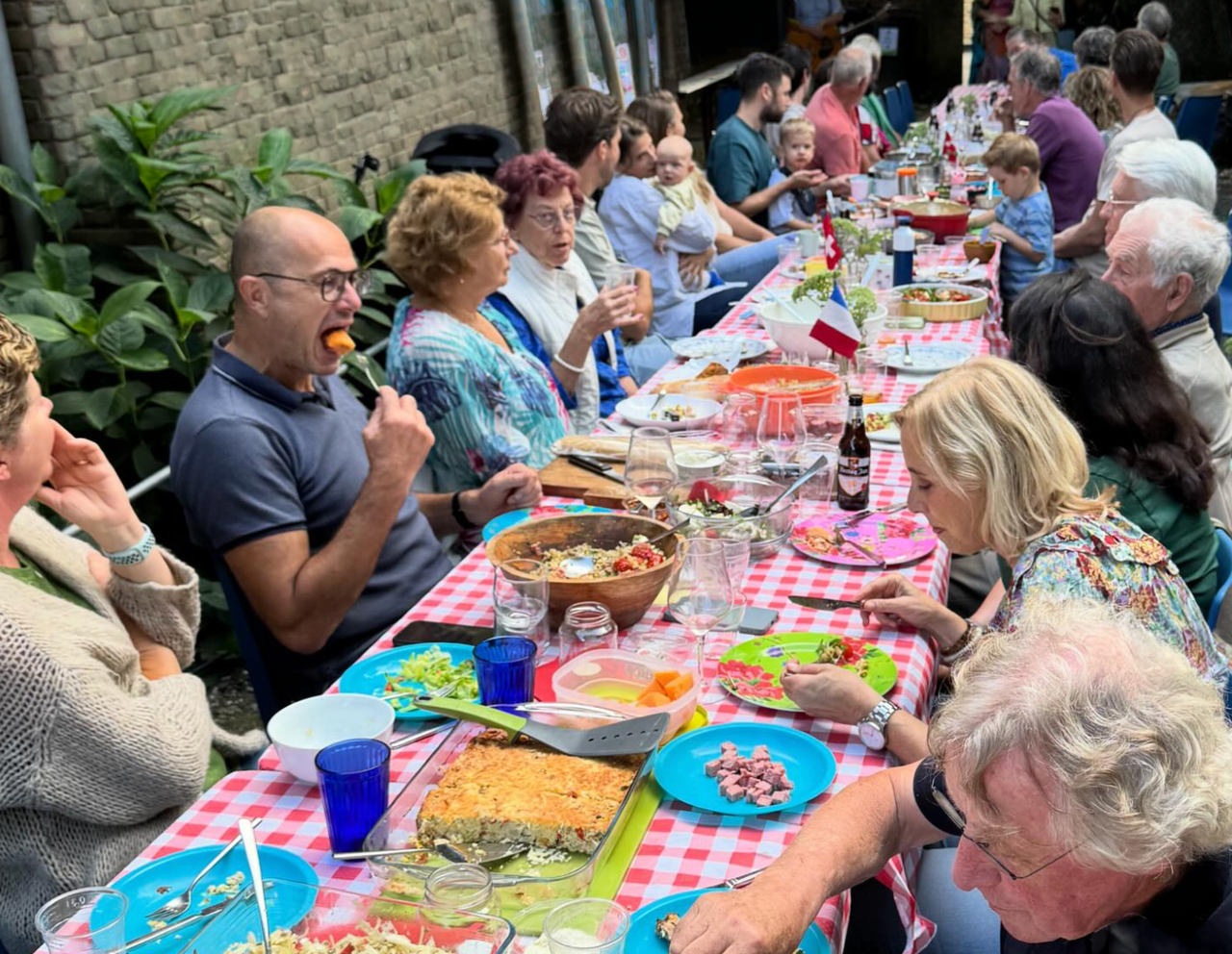 Zomertafelen - samen buiten eten en ontmoeten
