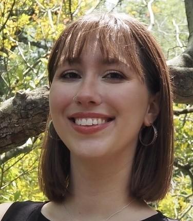 julia headshot cropped.jpg