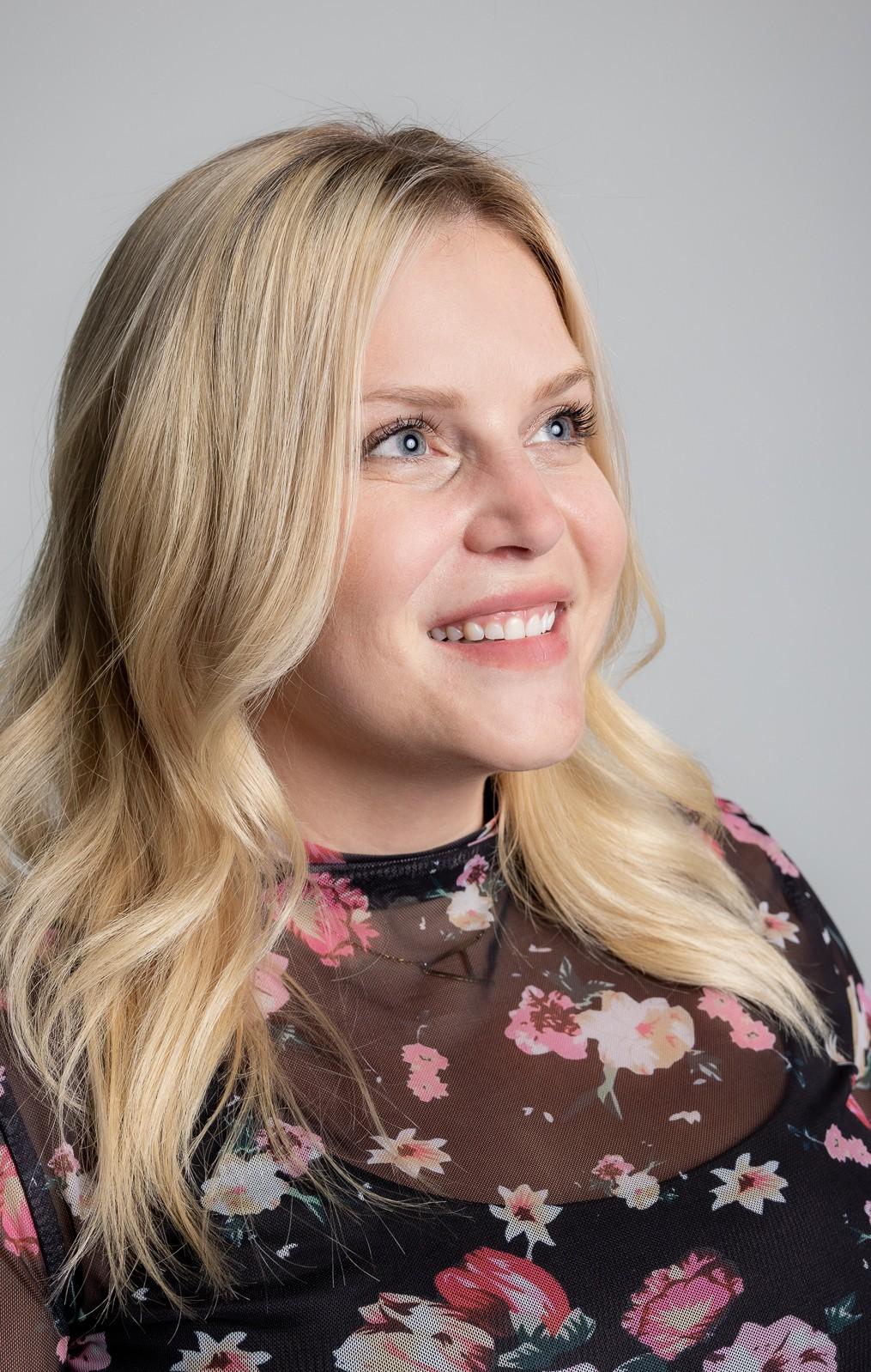 amanda headshot 2.jpg