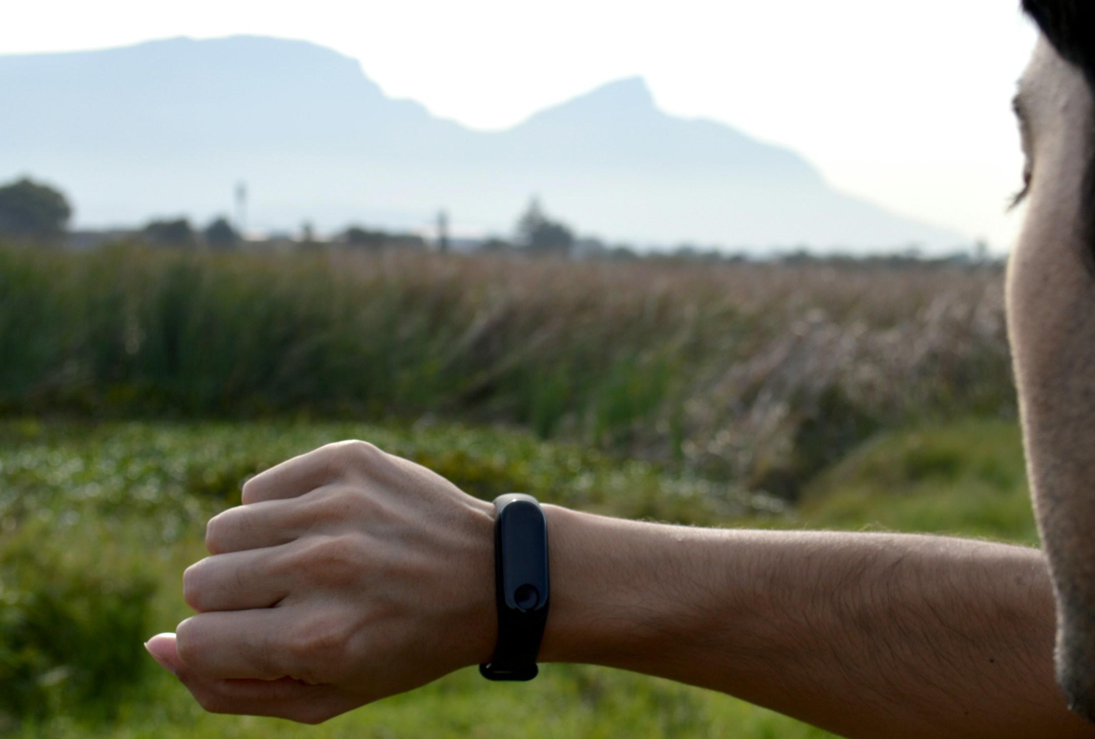 Smart wearable fitness tracker