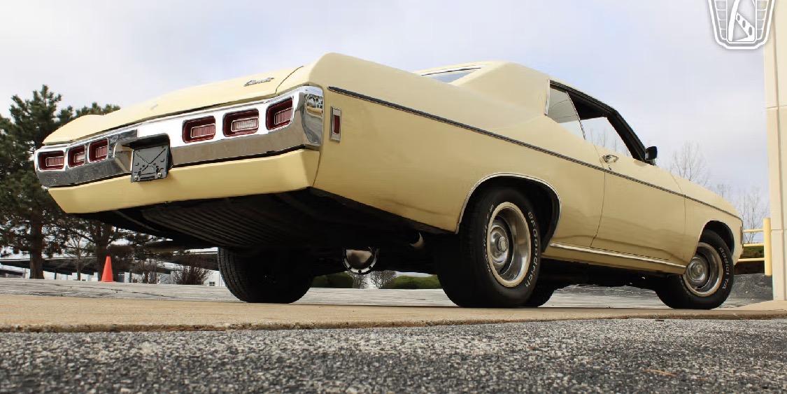 1969 Chevrolet Impala - view 2