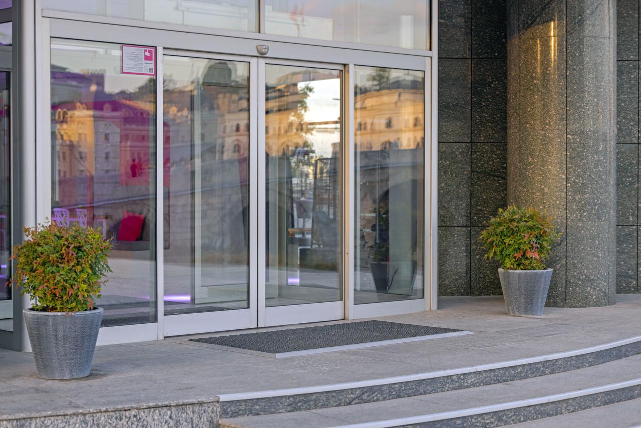 Door glass installation