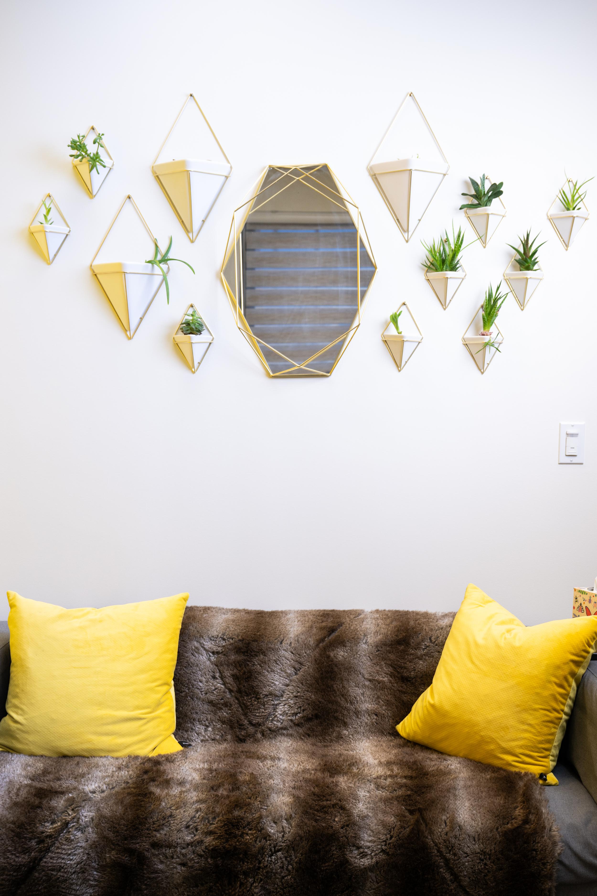 inessa-makdulina-nyzio-registered-dietitian-stamford-ct-office-seating.jpg<br>Comfortable, private seating area in Inessa Makdulina-Nyzio's Stamford, CT office, where she meets with clients as a registered dietitian and functional nutrition specialist.