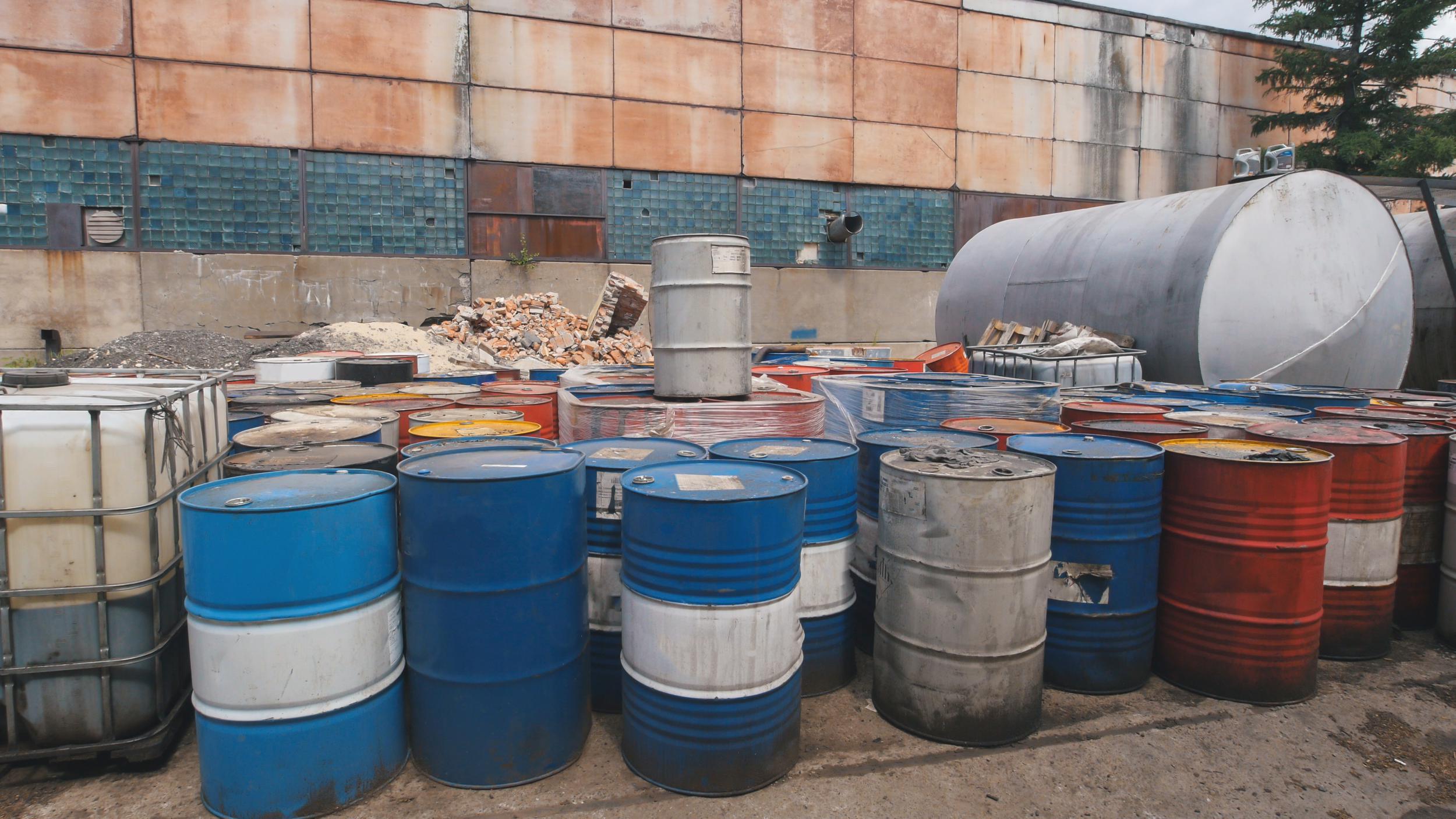 closed-territory-there-are-barrels-with-spent-oil-products.jpeg