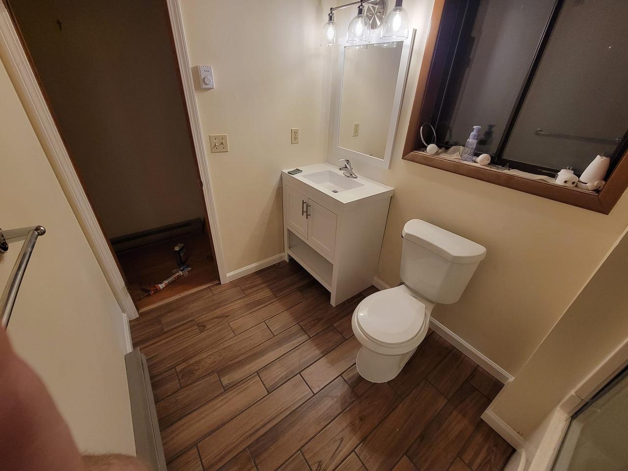amelio bathroom.jpg