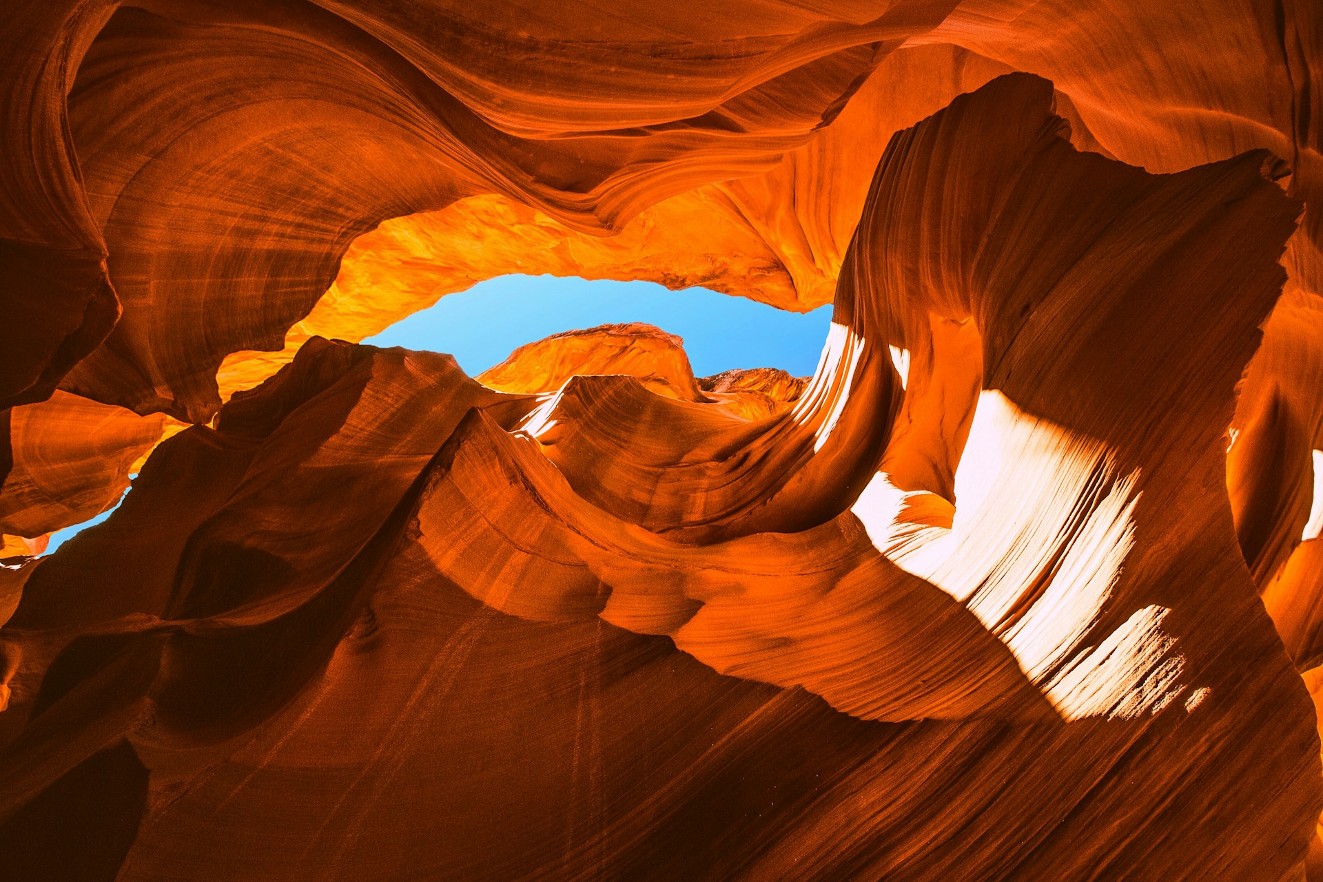 Antelope Canyon Expedition: Photography Guide for the Perfect Shot
