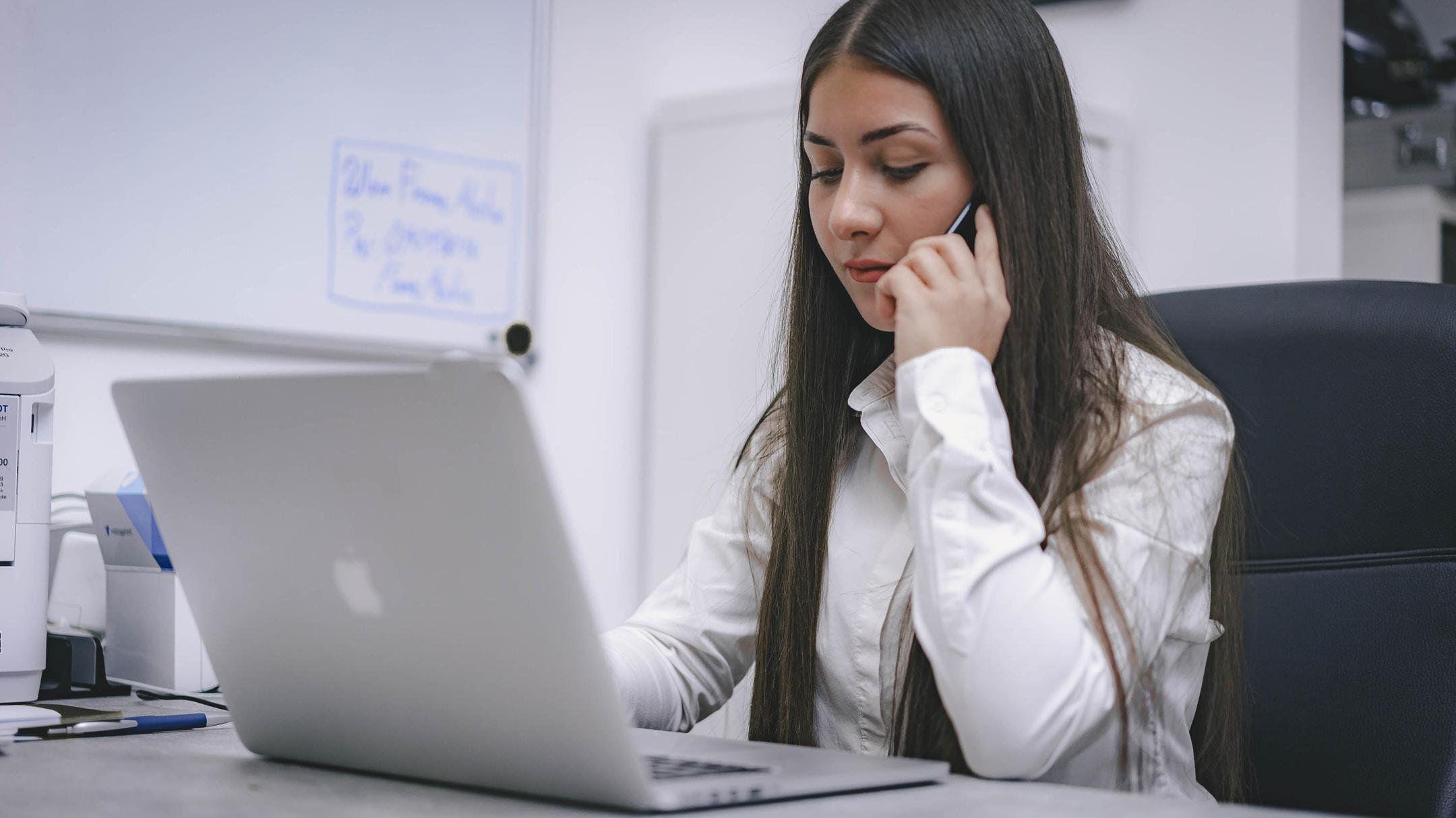 Learn about diploma courses in Canada: Administrative Assistant College