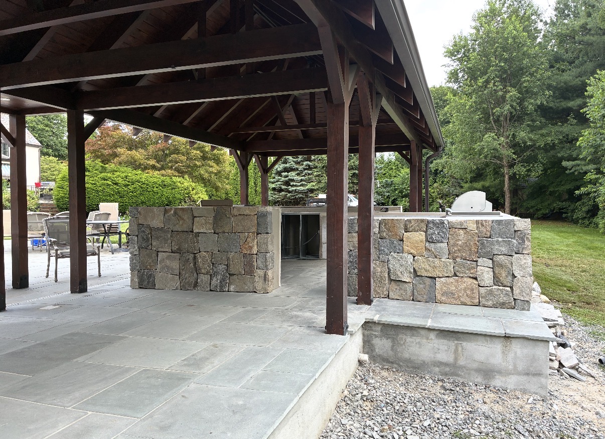 Decorative fireplace masonry