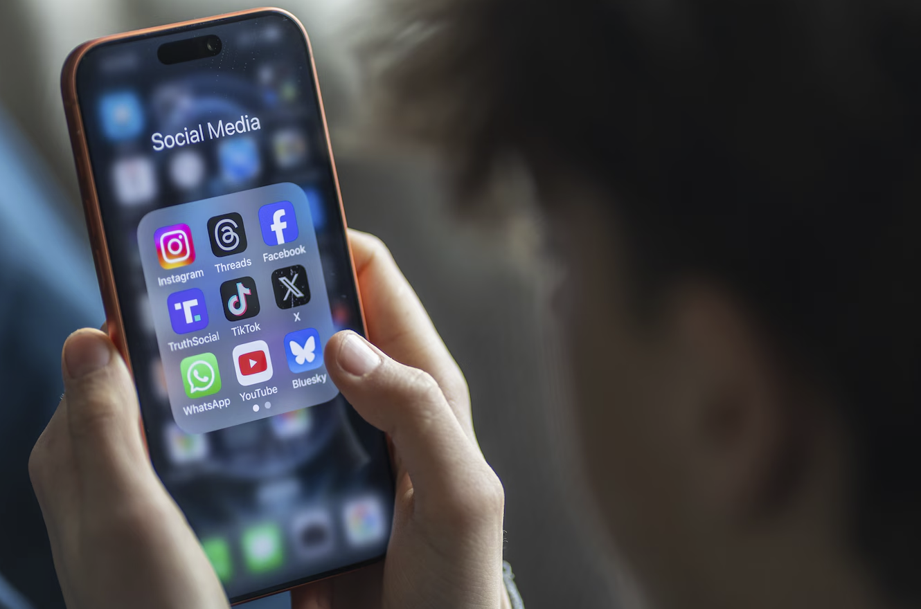 EU wil toegang tot sociale media voor -15 jarigen sterk beperken: ook TikTok, Instagram en AI-chatbots geviseerd