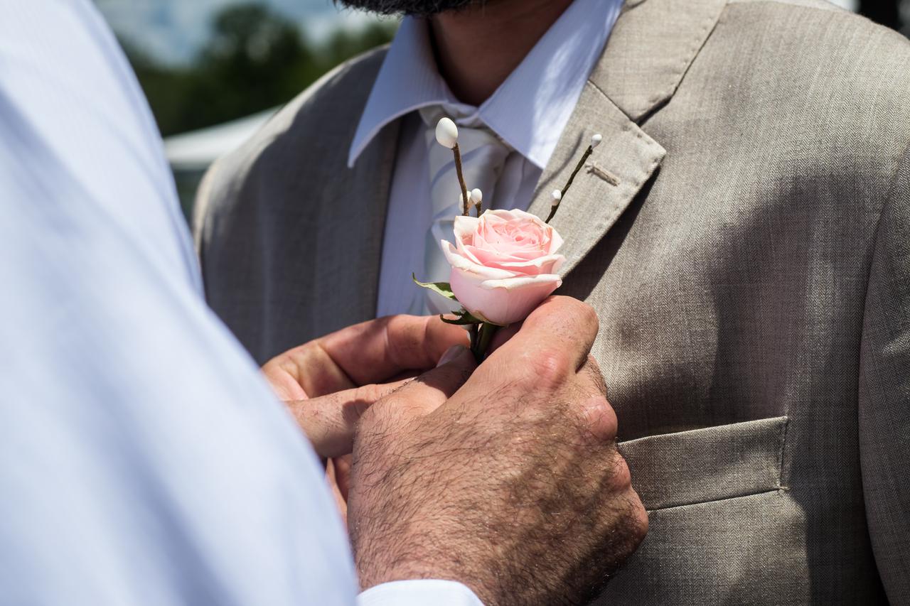 bestman-boutonniere-flower-572613.jpg