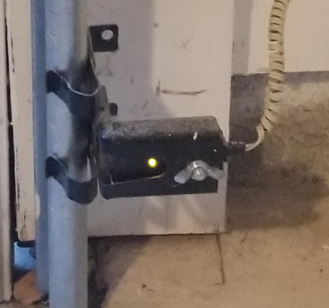 Modern Garage Door Humming Not Closing 